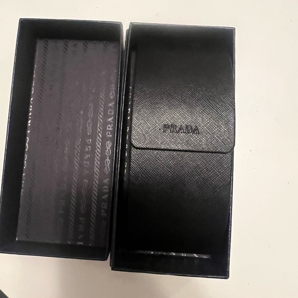 Prada eyeglasses case with box - Picture 9 of 10